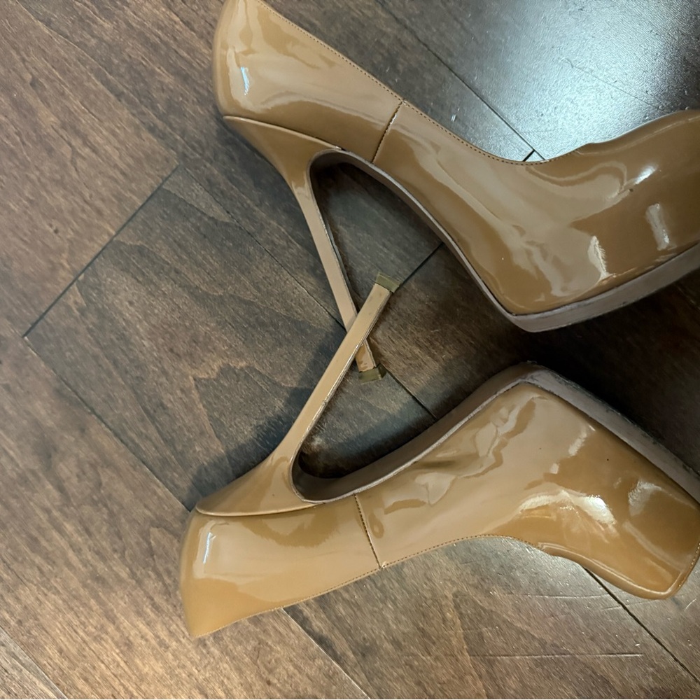Elegant Tan Women's Heels